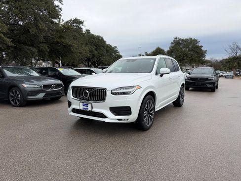 Used 2021 Volvo XC90 T5 Momentum w/ Advanced Package image 2