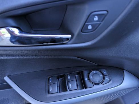 Used 2024 Chevrolet Trax RS FWD image 13