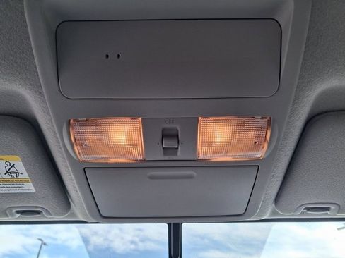 Used 2017 Nissan Frontier PRO-4X image 24