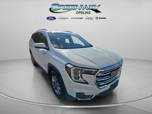 Used 2024 GMC Terrain SLT image 1