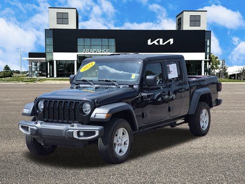 Used 2023 Jeep Gladiator Sport AWD/4WD image 4