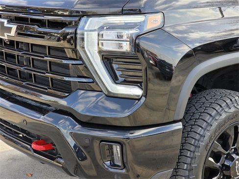 Used 2025 Chevrolet Silverado 2500 LTZ w/ Trail Boss Package image 6