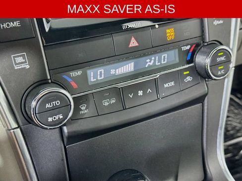 Used 2017 Toyota Camry XLE FWD image 25