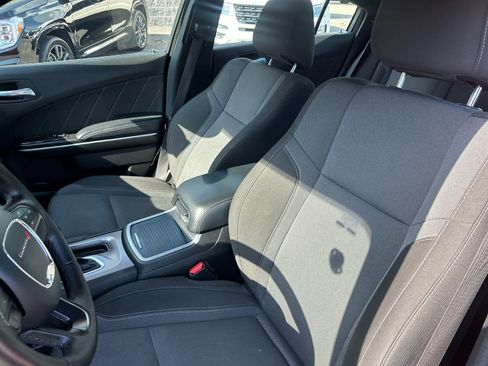 Used 2022 Dodge Charger SXT RWD image 12