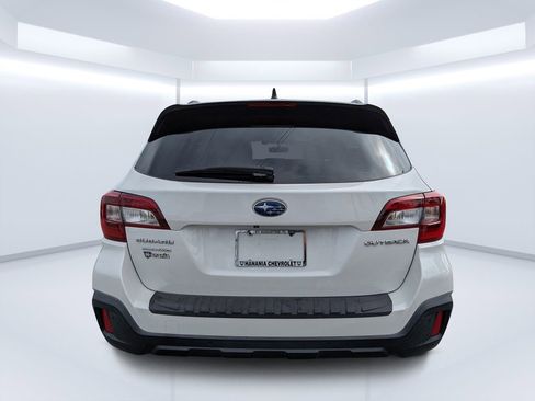 Used 2018 Subaru Outback 2.5i Touring image 4