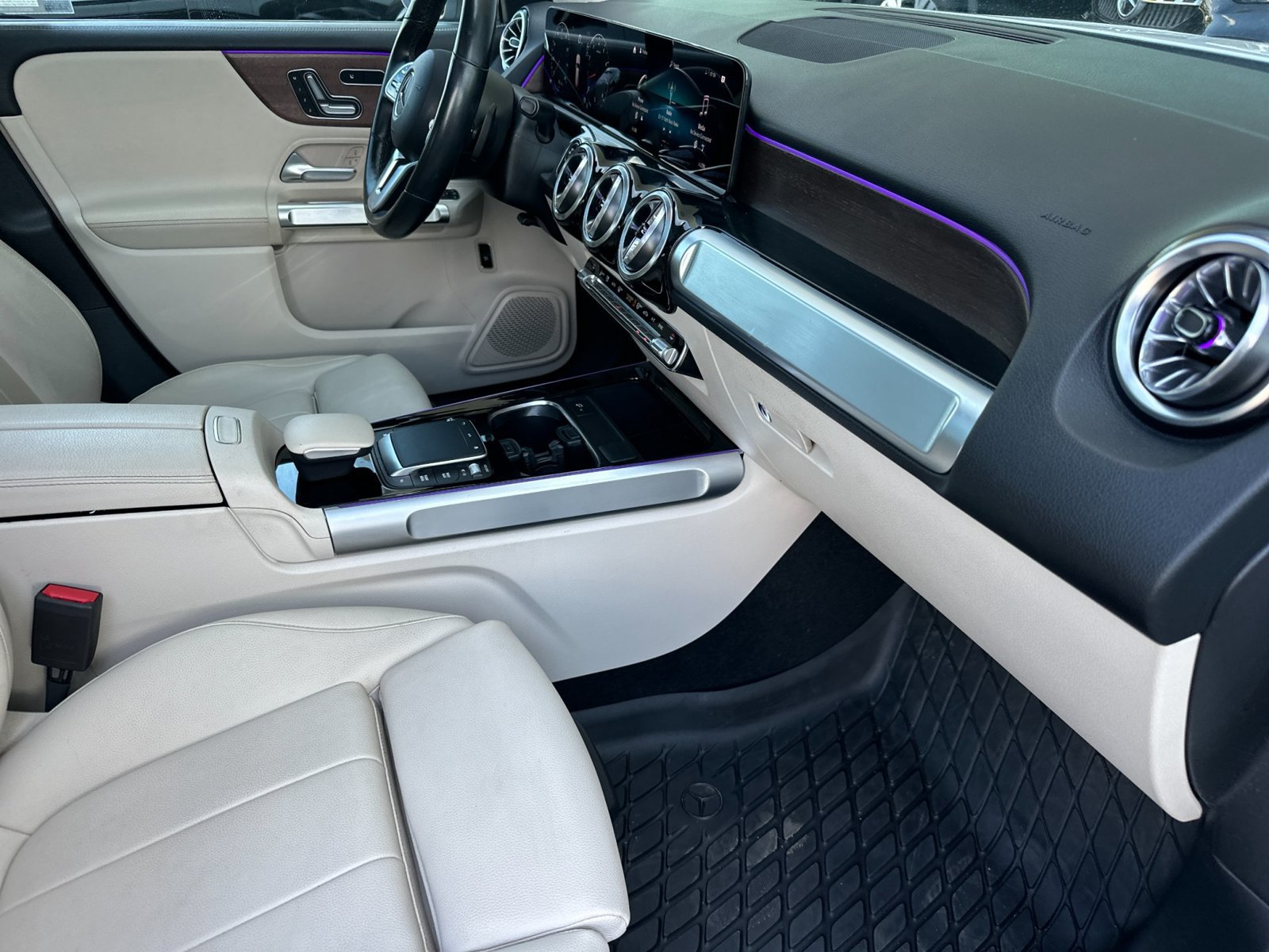 Used 2023 Mercedes-Benz GLB 250 image 17
