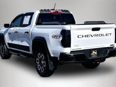 Used 2024 Chevrolet Colorado Z71 w/ Z71 Convenience Package 2 image 4
