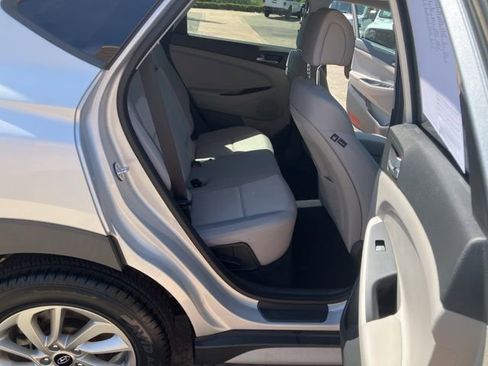 Used 2017 Hyundai Tucson SE image 18