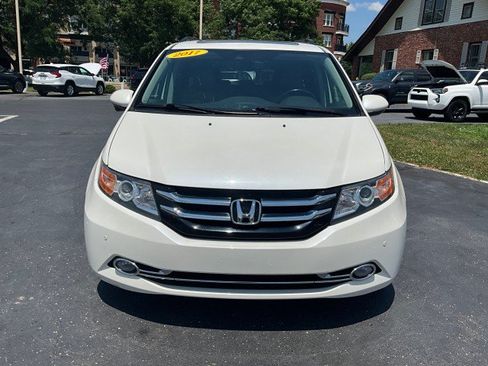 Used 2017 Honda Odyssey Touring image 2