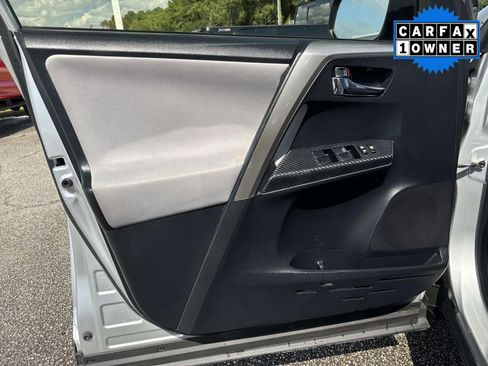 Used 2015 Toyota RAV4 XLE image 17