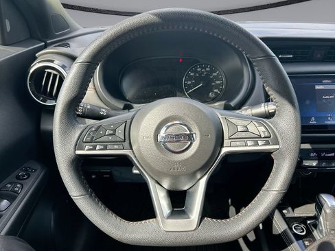 Used 2021 Nissan Kicks SR FWD image 13