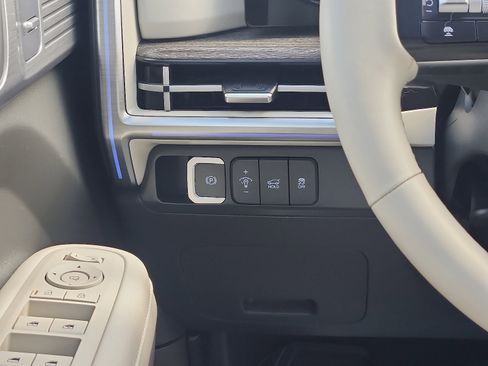 Used 2024 Hyundai Santa Fe Limited image 13