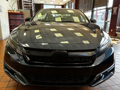 Used 2018 Honda Clarity Plug-In Hybrid image 5