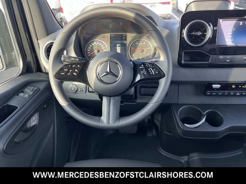New 2025 Mercedes-Benz Sprinter 2500 image 18