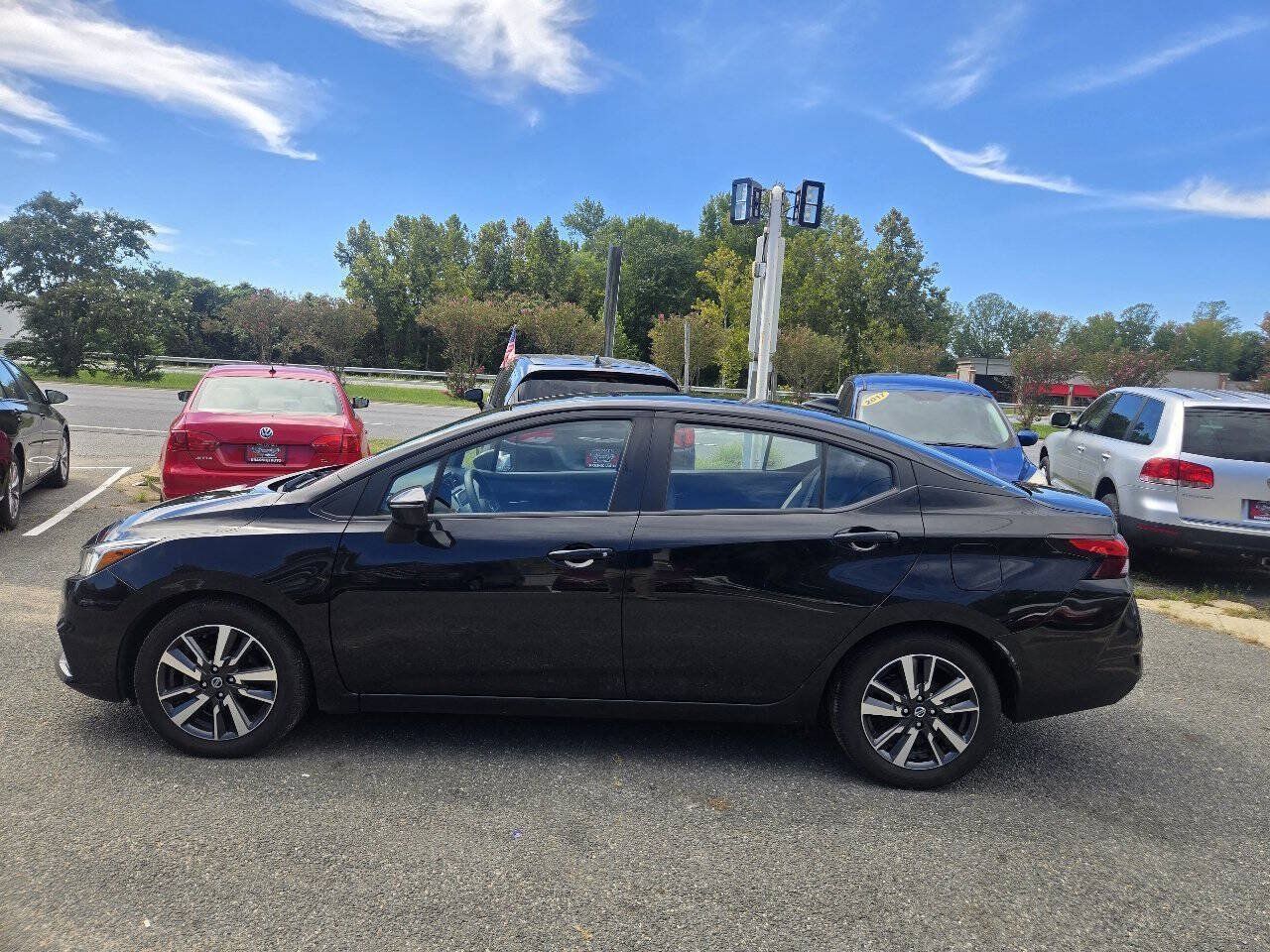 Used 2021 Nissan Versa SV FWD image 11