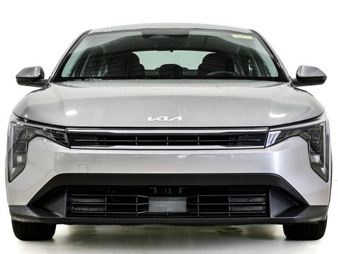 Used 2025 Kia K4 FWD image 2