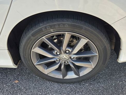 Used 2019 Honda Civic EX image 4