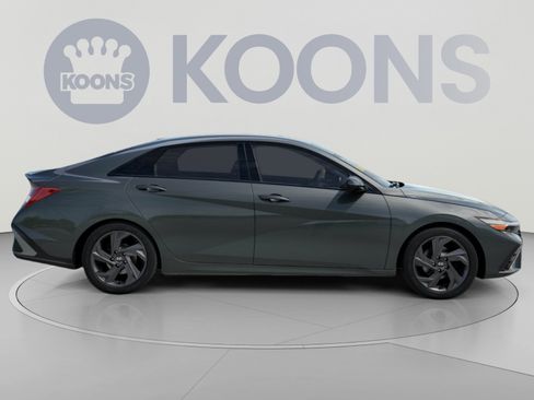 New 2026 Hyundai Elantra SEL Sport FWD image 8
