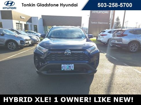 Used 2020 Toyota RAV4 XLE image 4
