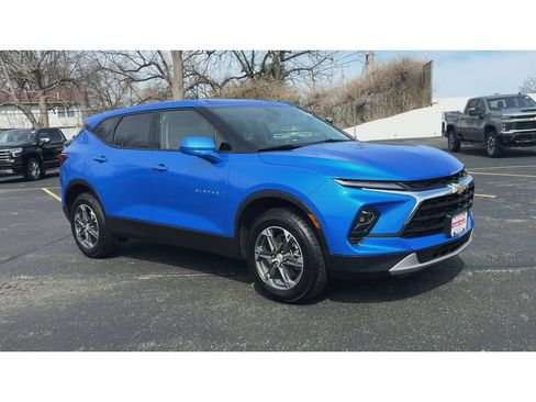 Certified 2025 Chevrolet Blazer LT image 2