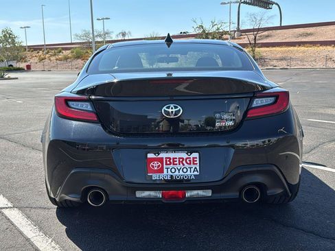 Used 2022 Toyota GR86 RWD image 6