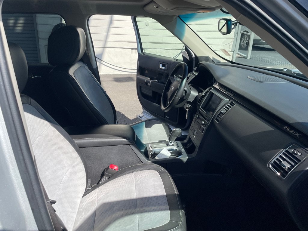 Used 2011 Ford Flex Titanium AWD/4WD image 24