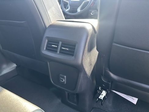 Certified 2024 GMC Terrain SLT image 20