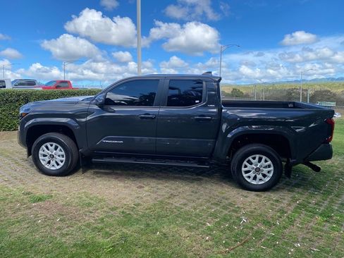 Used 2024 Toyota Tacoma SR5 image 4