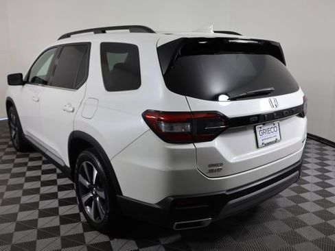Used 2023 Honda Pilot Touring image 6