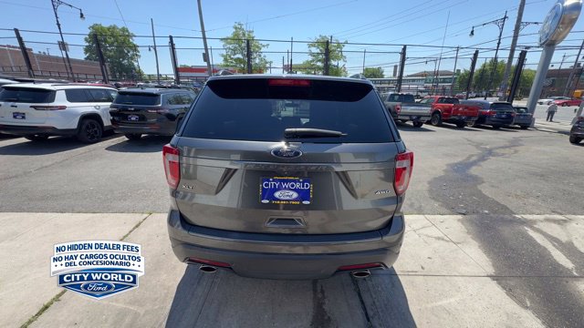 Used 2019 Ford Explorer XLT w/ Equipment Group 202A AWD/4WD image 3