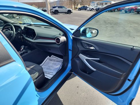 Certified 2024 Chevrolet Trax RS image 27