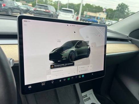 Used 2022 Tesla Model Y Performance AWD/4WD image 9