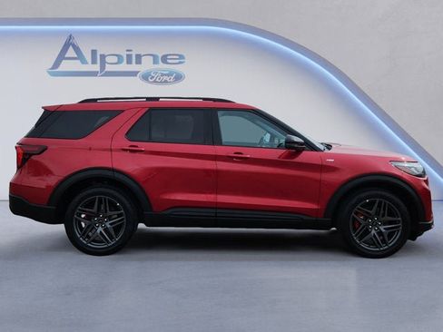 Used 2025 Ford Explorer ST-Line w/ ST-Line Street Pack AWD/4WD image 6