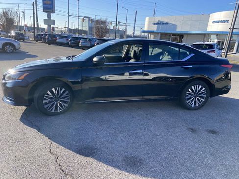 Used 2024 Nissan Altima 2.5 SV image 20