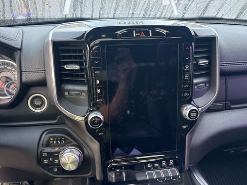 Used 2021 RAM 1500 Laramie AWD/4WD image 13