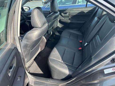 Used 2017 Toyota Camry XLE w/ Moonroof Package FWD image 11