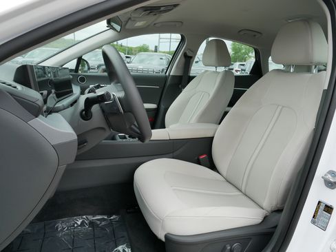 Certified 2025 Hyundai Sonata SEL AWD/4WD image 14