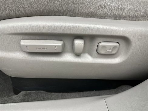 Used 2012 Honda Pilot Touring image 12