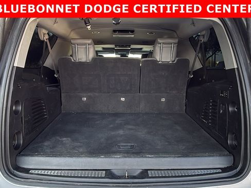 Used 2020 Chevrolet Suburban LT image 25
