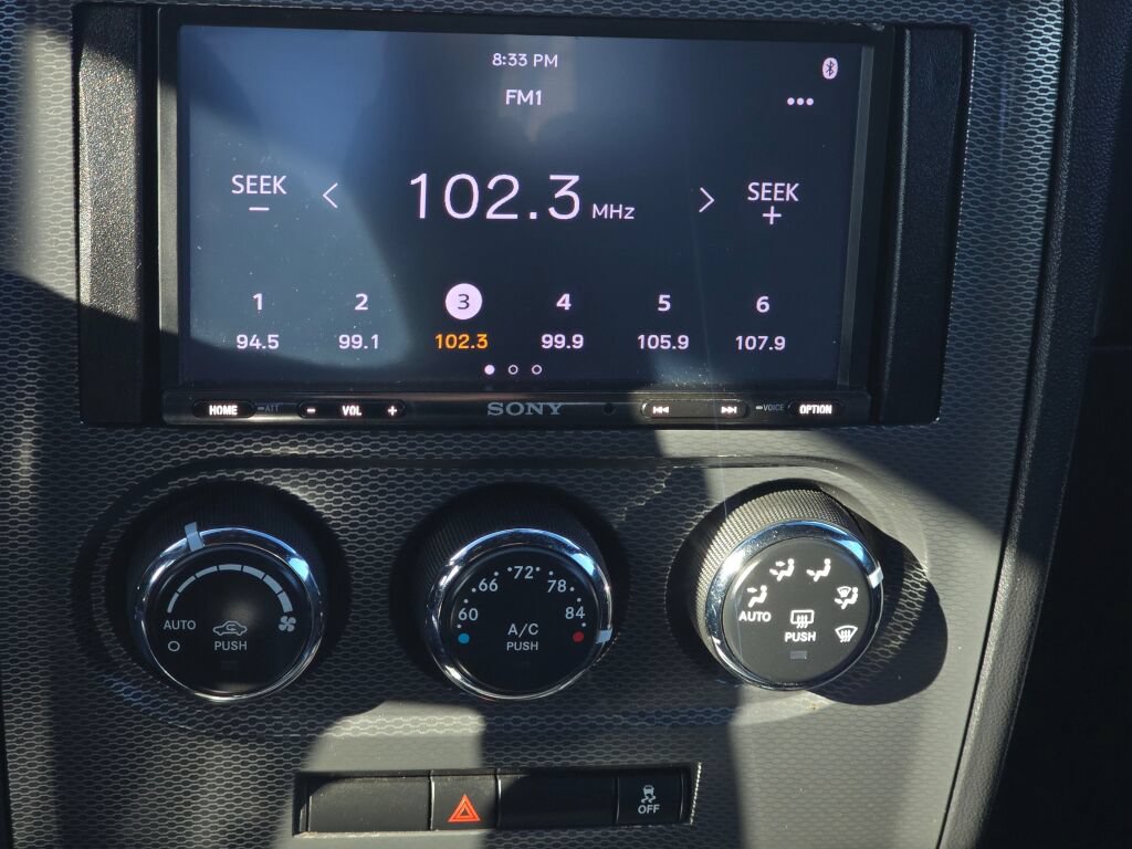 Used 2014 Dodge Challenger R/T RWD image 32