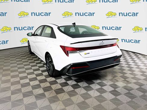 Certified 2025 Hyundai Elantra Sport FWD image 5