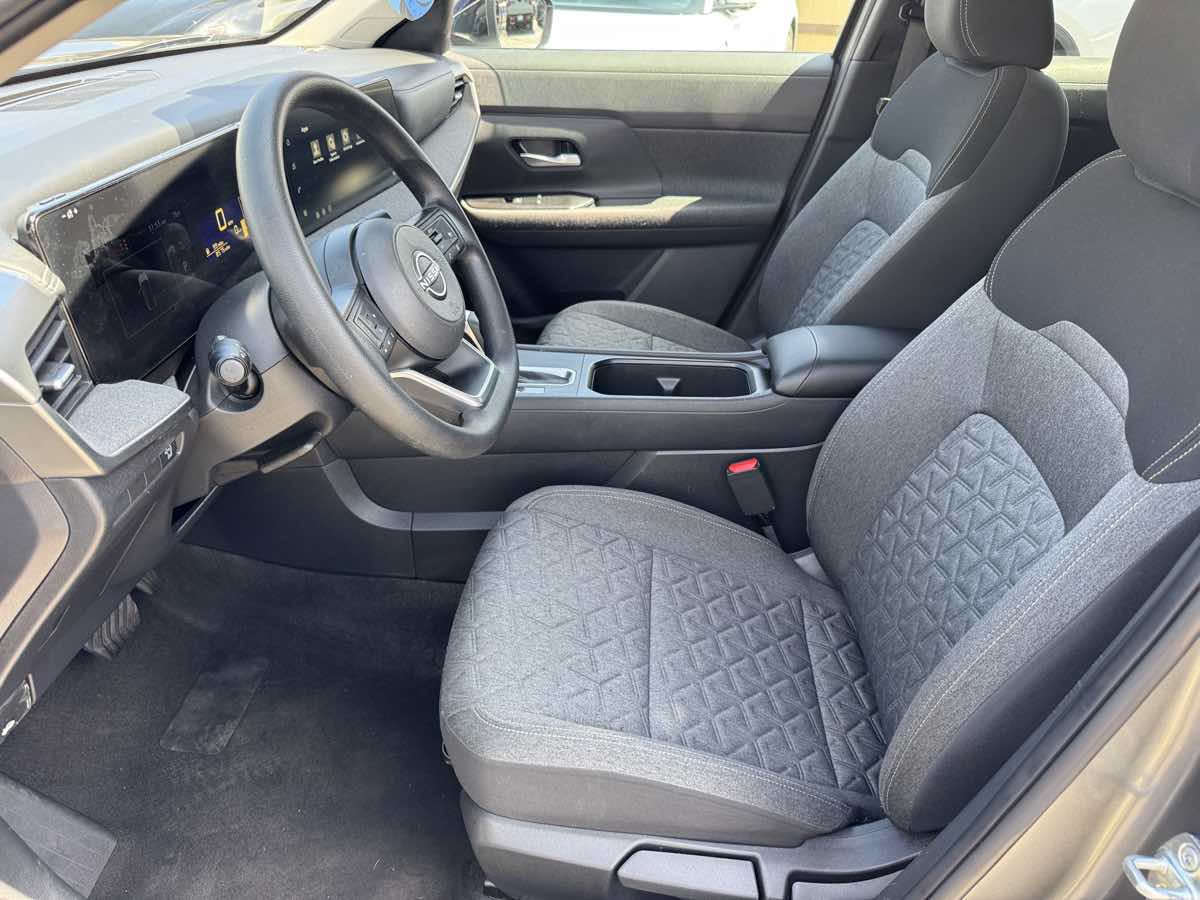 Used 2026 Nissan Kicks SV FWD image 24