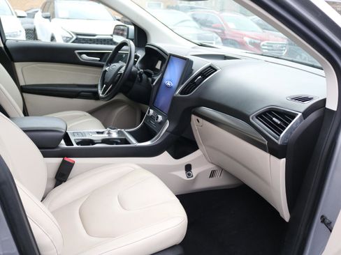 Used 2022 Ford Edge Titanium AWD/4WD image 34