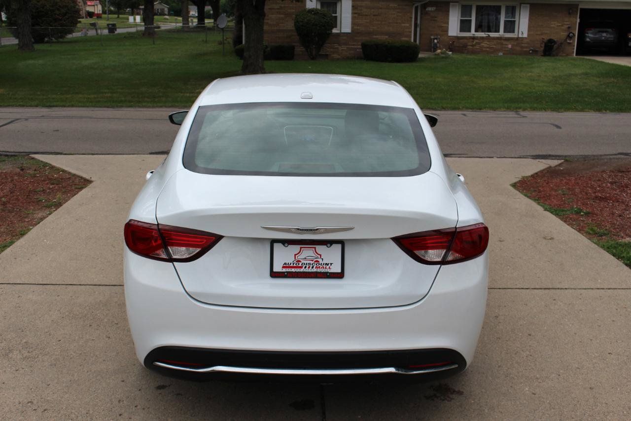 Used 2015 Chrysler 200 Limited w/ Convenience Group FWD image 9