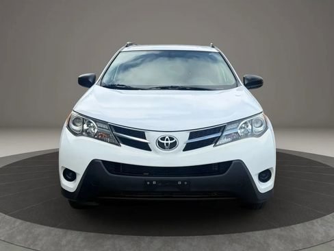 Used 2014 Toyota RAV4 LE image 2