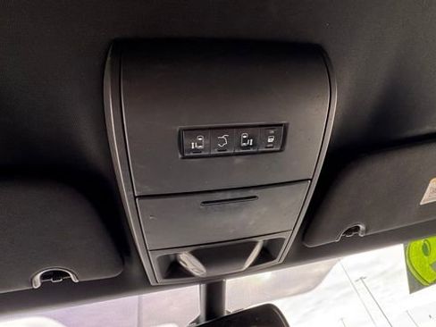 Used 2019 Dodge Grand Caravan SXT image 29