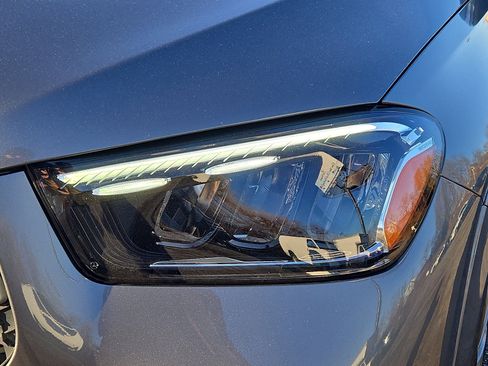 Used 2024 Mercedes-Benz GLE 350 4MATIC w/ AMG Line Exterior image 9