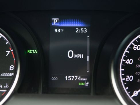 Used 2023 Toyota Camry SE image 29