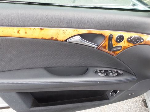 Used 2006 Mercedes-Benz E 350 Sedan image 41