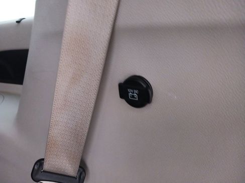 Used 2018 Chrysler Pacifica Touring-L image 31